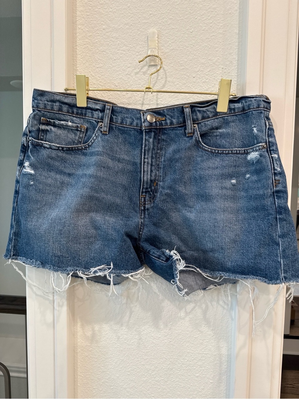 FRAME Distressed Denim Cutoff Shorts Size 31 Blue Raw Hem